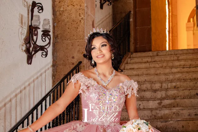 Estilo Isabella XV Dresses