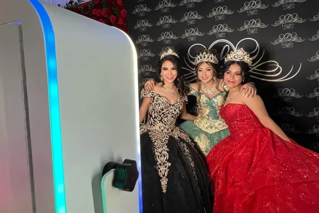 Luxury Photobooth Dallas